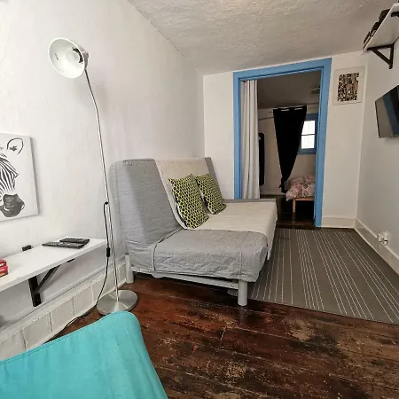 아파트 O Bairro! Bairro Alto Concept Apartments! 리스본
